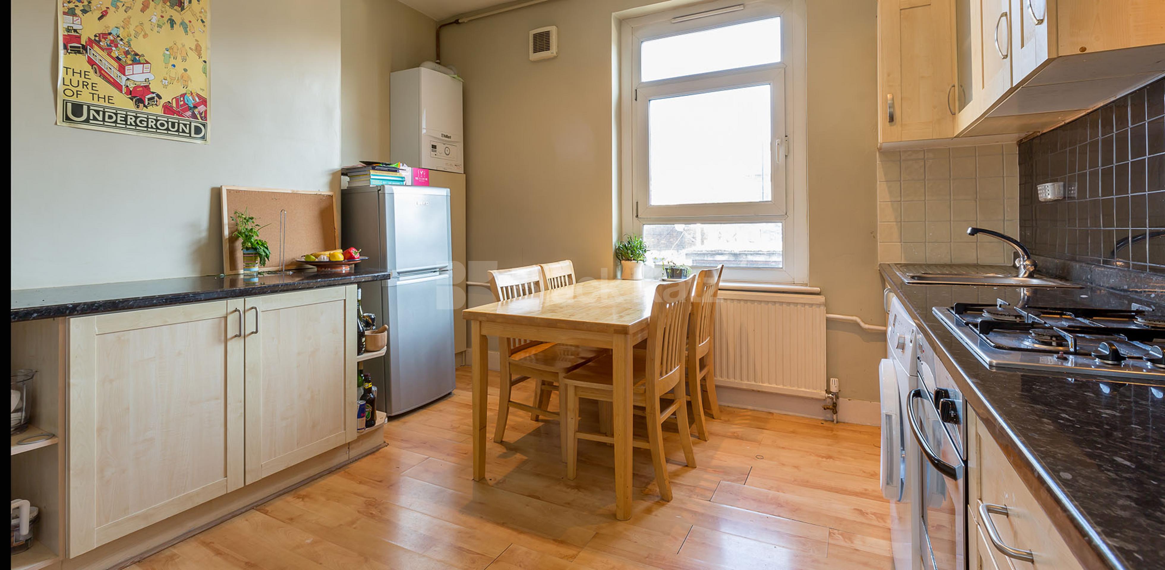 			HUGE 3 BED WITHIN A MANSION BLOCK!, 3 Bedroom, 1 bath, 1 reception Flat			 Morgan Road, Holloway  N7